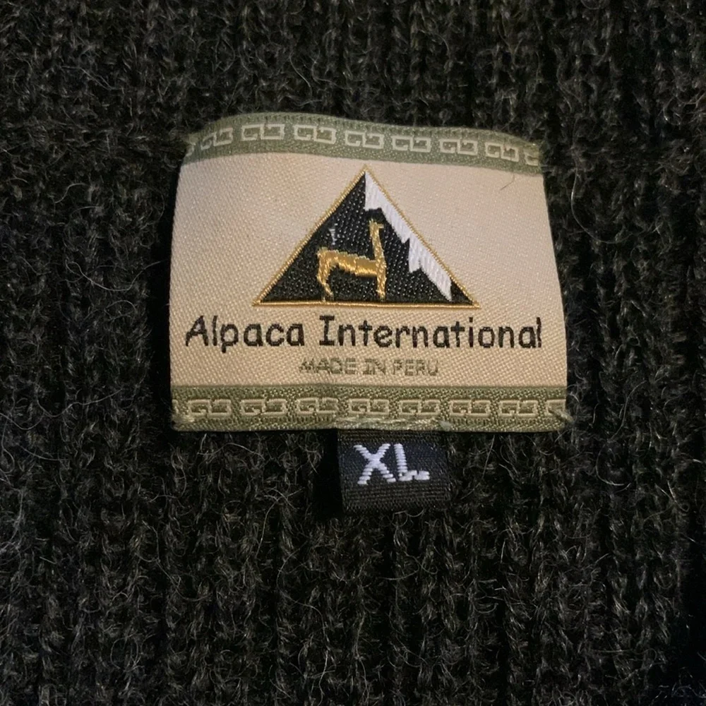 Brand New Made in Peru Alpaca International XL oversized zip up men’s sweater 🦙